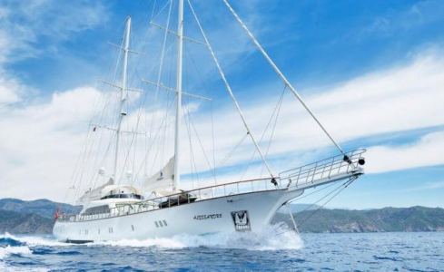 Alessandro I Ruth Yachting 1