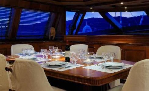 Drumbeat Alloy Yachts 15