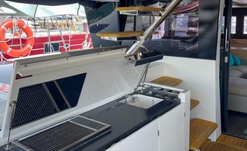 Six Degrees Lagoon Catamaran 4