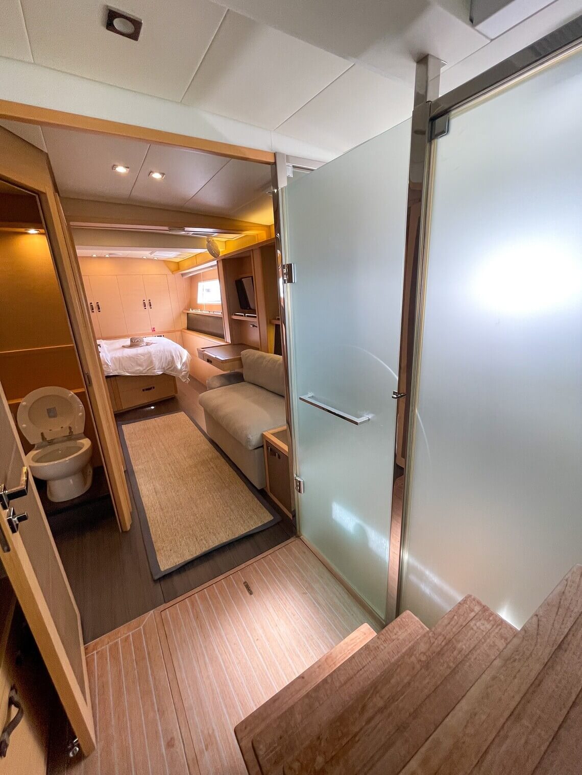 Six Degrees Lagoon Catamaran 22