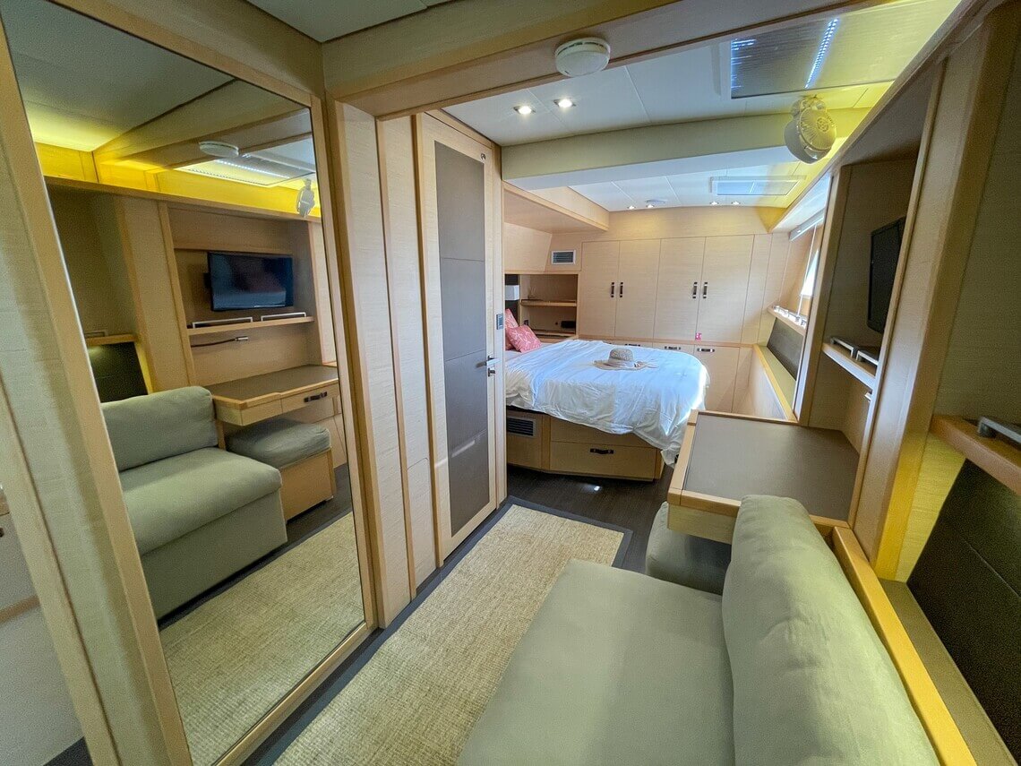 Six Degrees Lagoon Catamaran 25