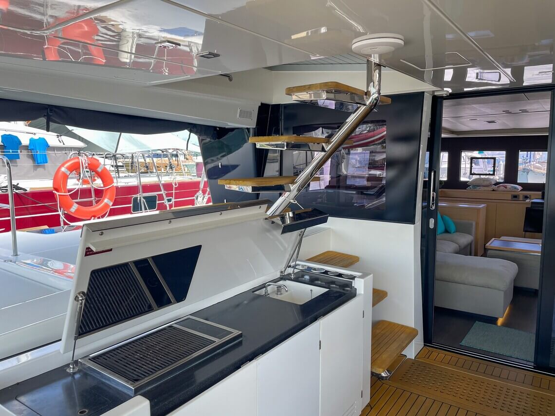 Six Degrees Lagoon Catamaran 4