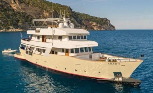 Superyacht charter Semaya