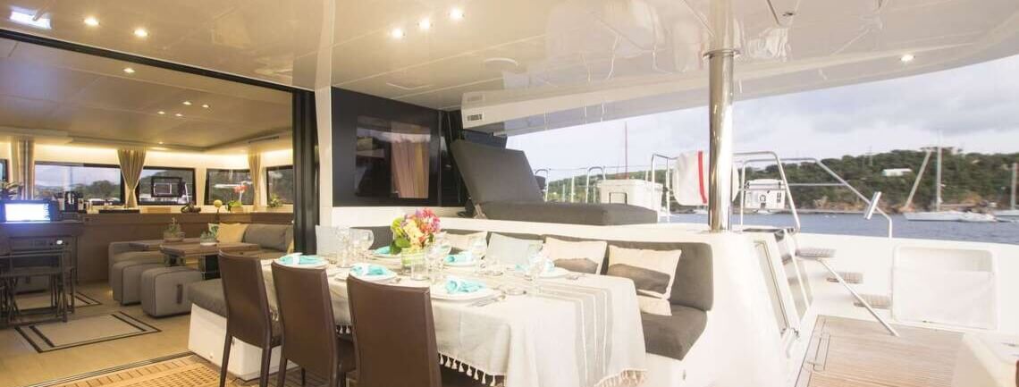 MAHASATTVA Lagoon Catamaran 17