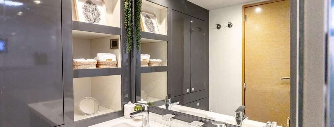 True Story Fountaine Pajot 17