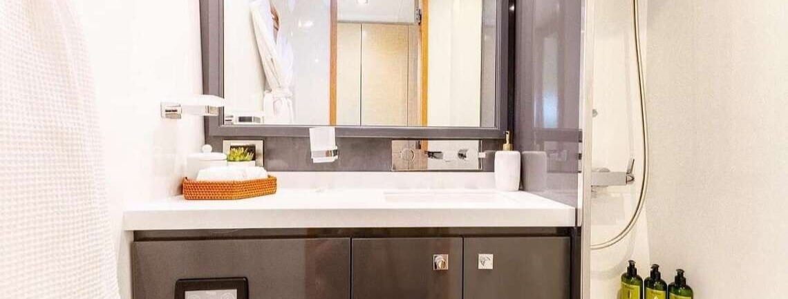 True Story Fountaine Pajot 19