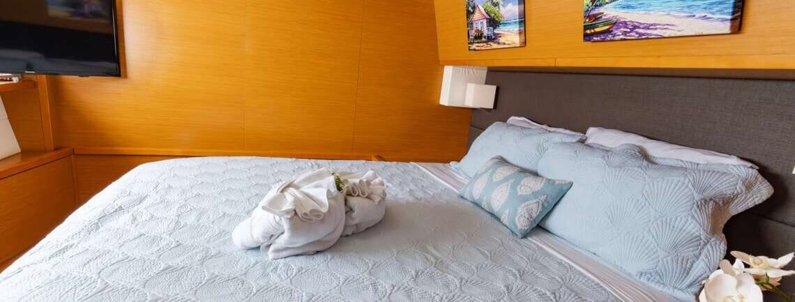 SAIL AWAY Lagoon Catamaran 17