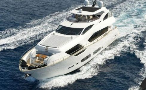 Superyacht charter Quantum