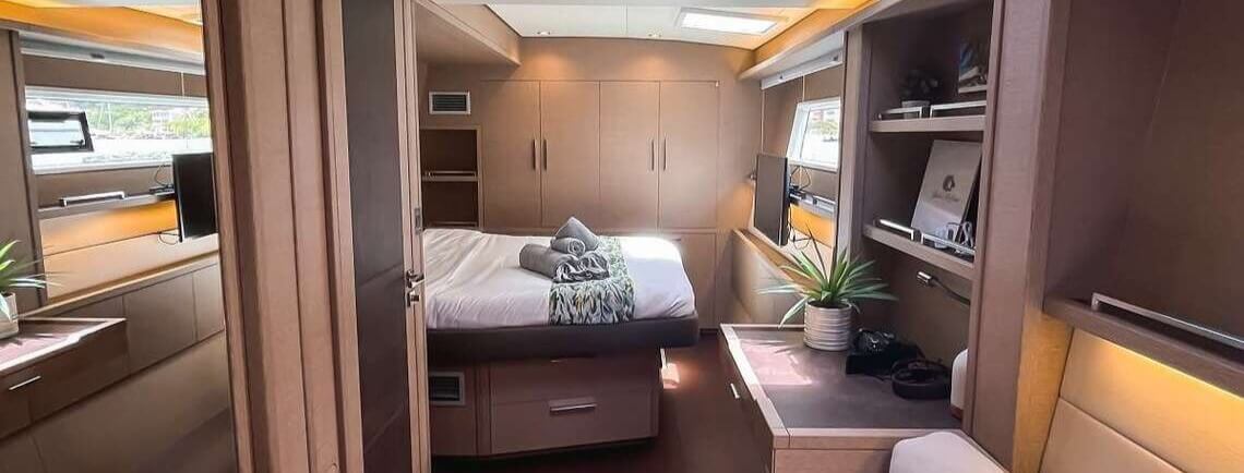 JAN'S FELION Lagoon Catamaran 18