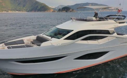 Location de yacht de luxe SPUTNIK