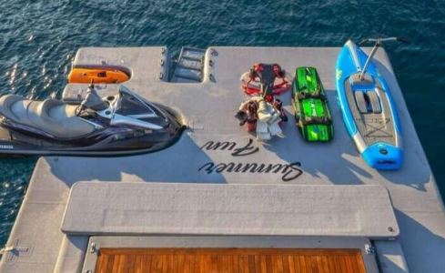 SUMMER FUN Admiral Yachts 7