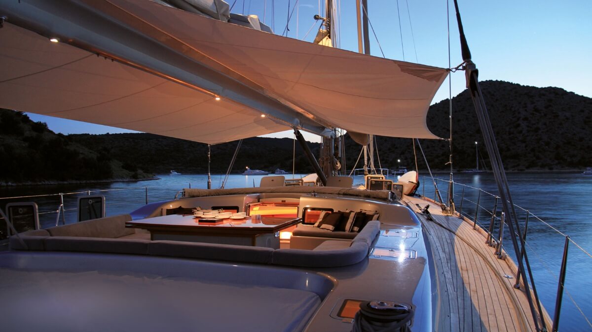 attimo sailing yacht