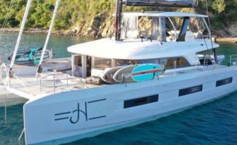 JUSTIFIED HORIZONS Lagoon Catamaran 0