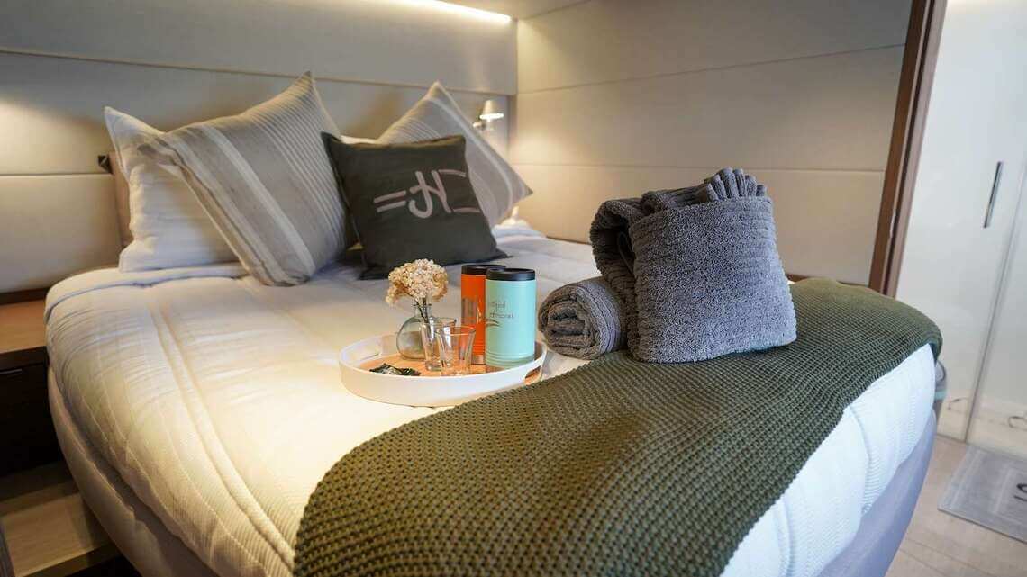 JUSTIFIED HORIZONS Lagoon Catamaran 25