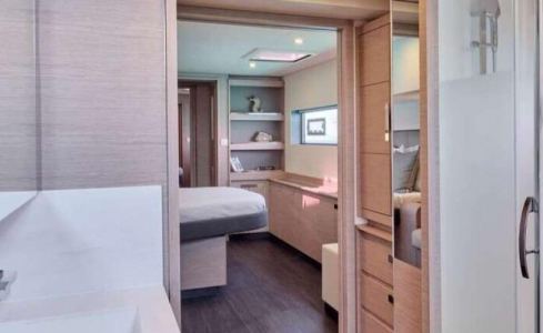 Alma Fountaine Pajot 16