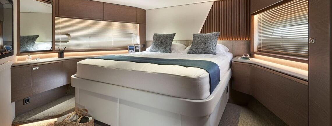 ELIZABETH Princess Yachts 25