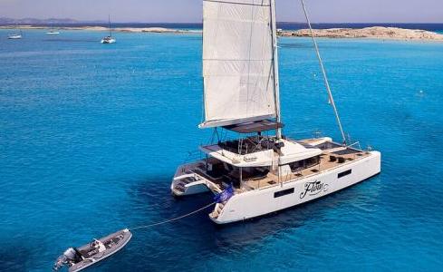 FLOW Lagoon Catamaran 1
