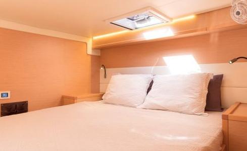 FLOW Lagoon Catamaran 16