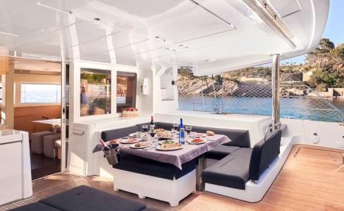 FLOW Lagoon Catamaran 9