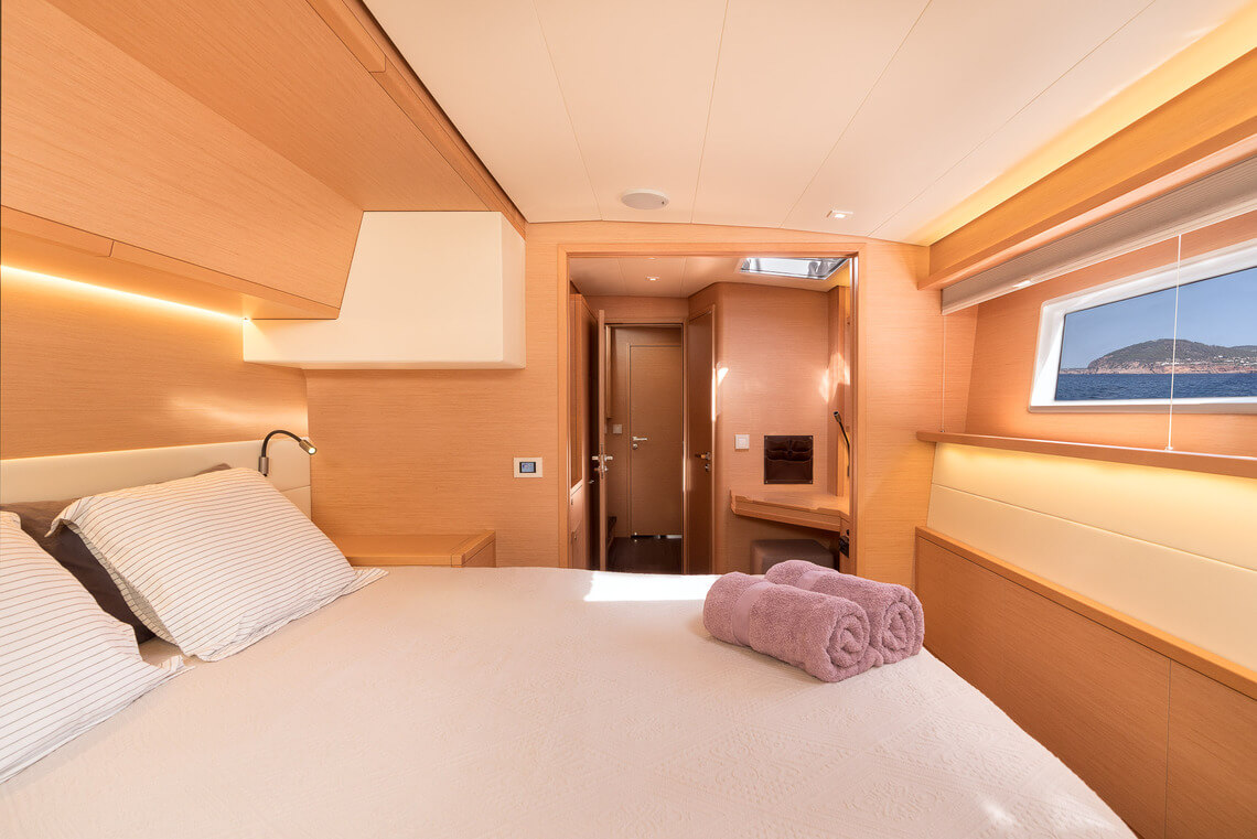 FLOW Lagoon Catamaran 10