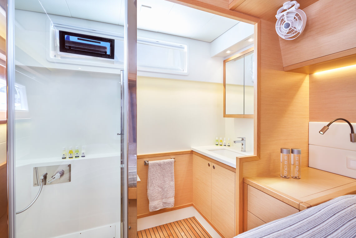 FLOW Lagoon Catamaran 12