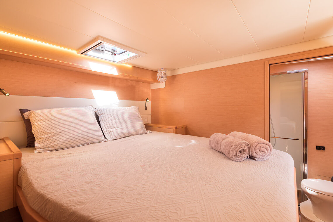 FLOW Lagoon Catamaran 14