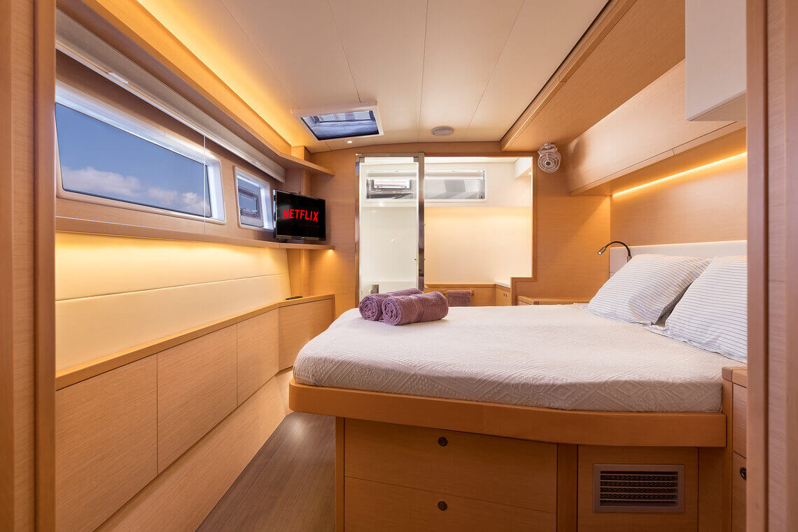 FLOW Lagoon Catamaran 15