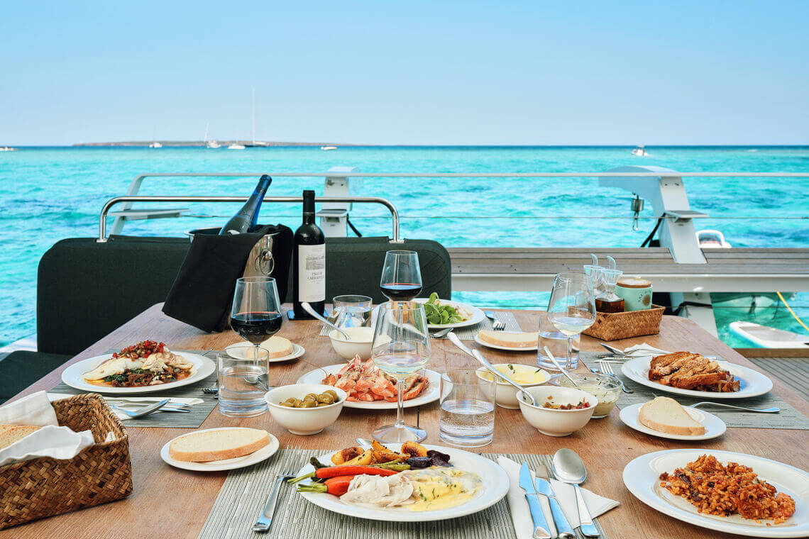 FLOW Lagoon Catamaran 19