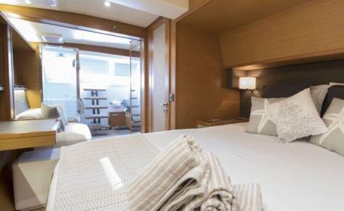 LA FREGATE Lagoon Catamaran 7