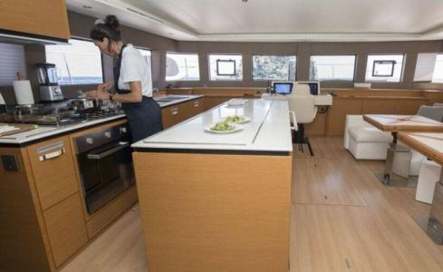 LA FREGATE Lagoon Catamaran 13