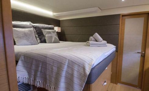 LA FREGATE Lagoon Catamaran 14