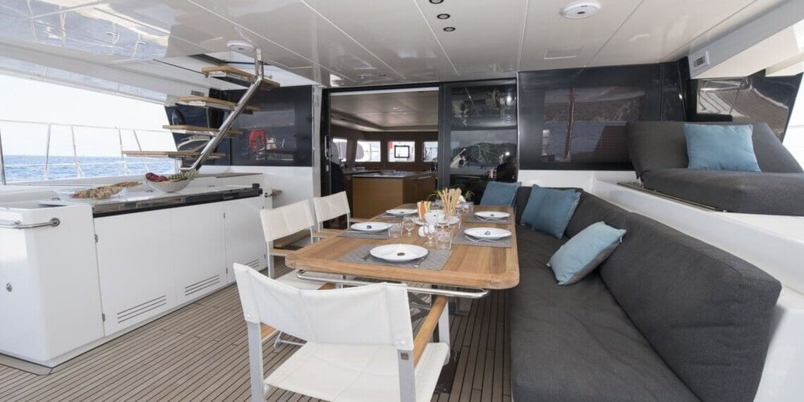 LA FREGATE Lagoon Catamaran 10