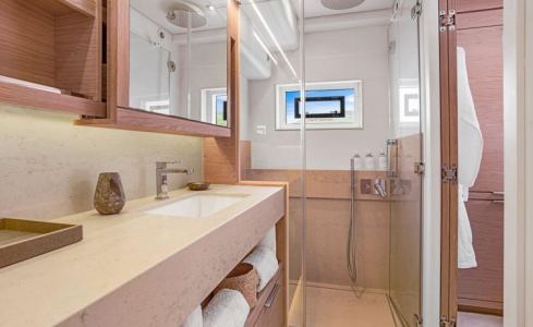 MANE ET NOCTE Lagoon Catamaran 16