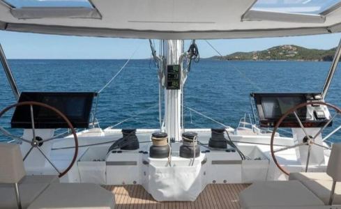 AQUA TIKI III Fountaine Pajot 5