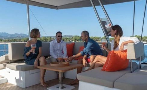 AQUA TIKI III Fountaine Pajot 6