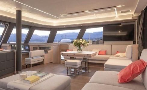 AQUA TIKI III  Fountaine Pajot 11