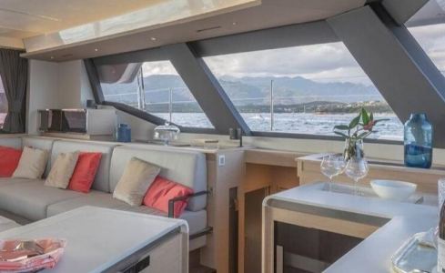 AQUA TIKI III  Fountaine Pajot 12