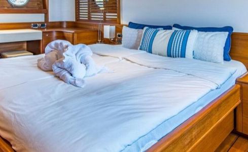 PARODIA II Guy Couach 27