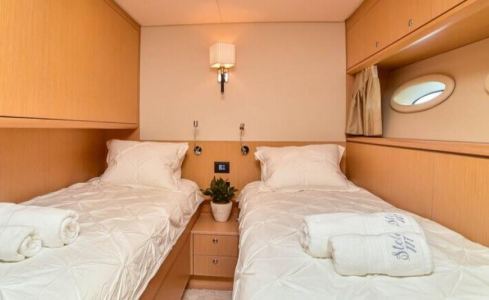 Stela 117 Royal Denship 15