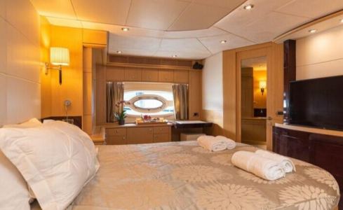 Stela 117 Royal Denship 11