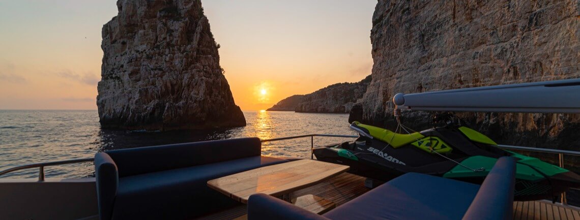 Stela 117 Royal Denship 6