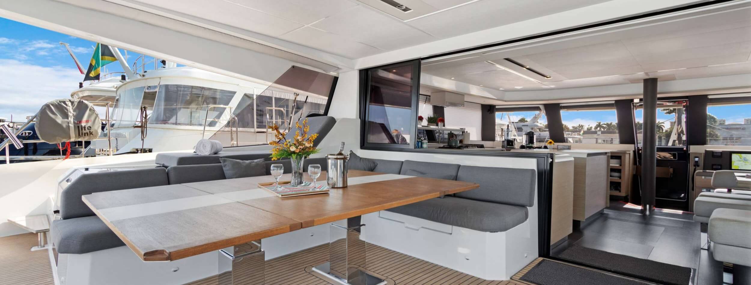 TRU NORTH Fountaine Pajot 1