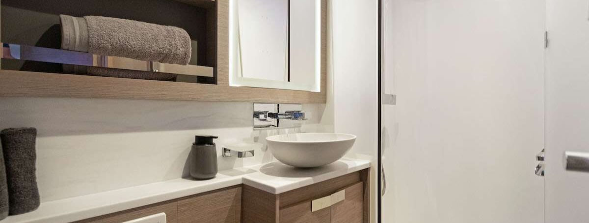 TRU NORTH Fountaine Pajot 15