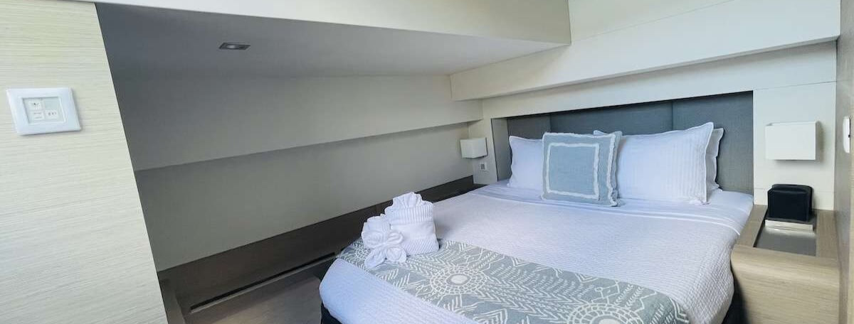 TRU NORTH Fountaine Pajot 17