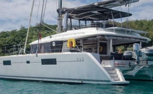 Diva	Lagoon Catamaran 0