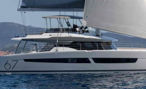 LOOMA	Fountaine Pajot 0