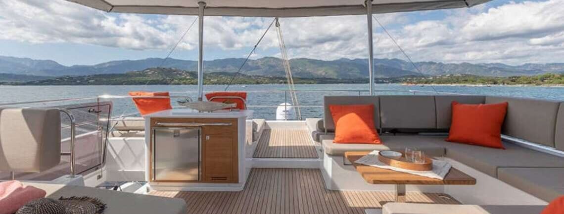 LOOMA Fountaine Pajot 6