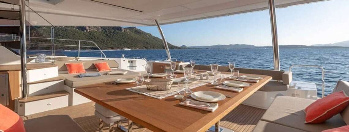 LOOMA Fountaine Pajot 7