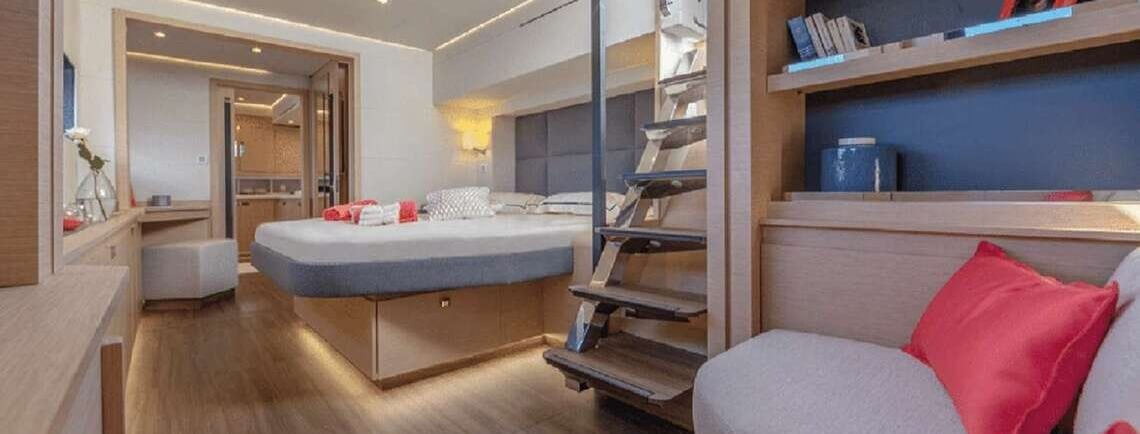 LOOMA Fountaine Pajot 10