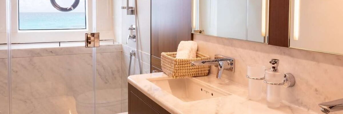 SORANA II Princess Yachts 13